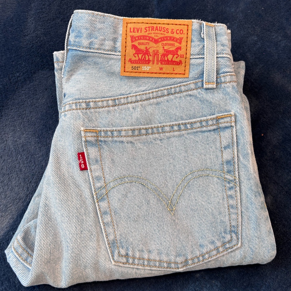 Levi’s Women’s 501 High-Rise Straight Jeans - “She’s Crafty” - 25 W x 30 L